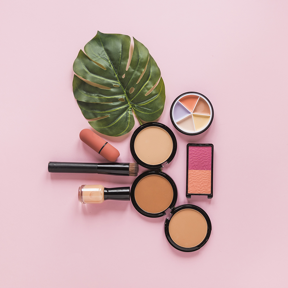 facial-powders-with-nail-polish-leaf-table (1)